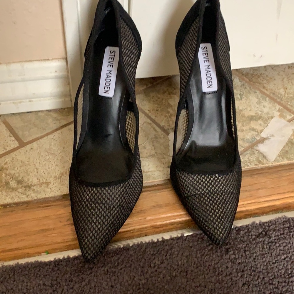 Steve Madden black closed toe heels